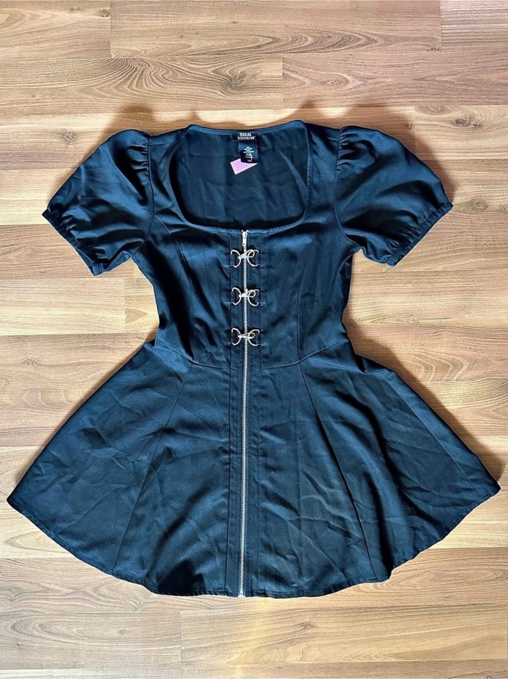 🆕 Social Collision Black Hardware Puff-Sleeve Mini Dress Black Small